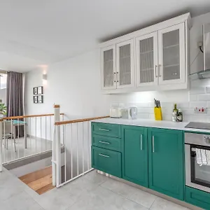 49/3 Seafront Duplex Penthouse In Valletta
